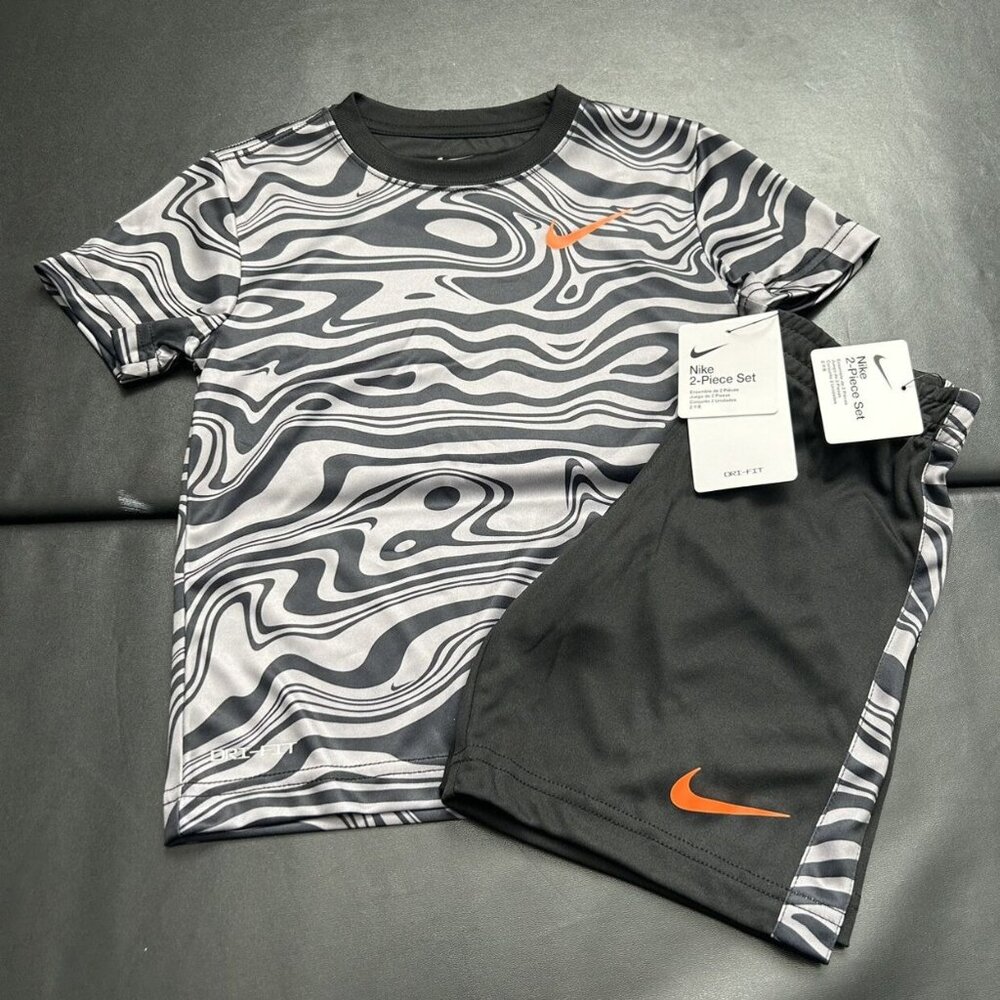 NWT Nike Athletic Set Boys size 7